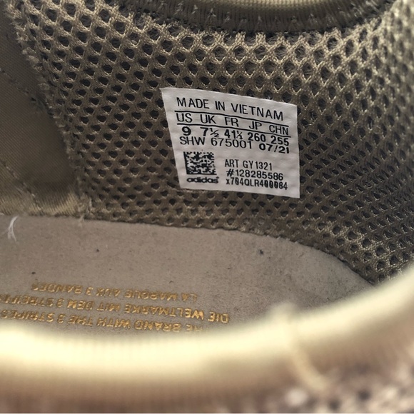 Adidas Olive Green Velvet NMD R1 Size 9W - Picture 6 of 7